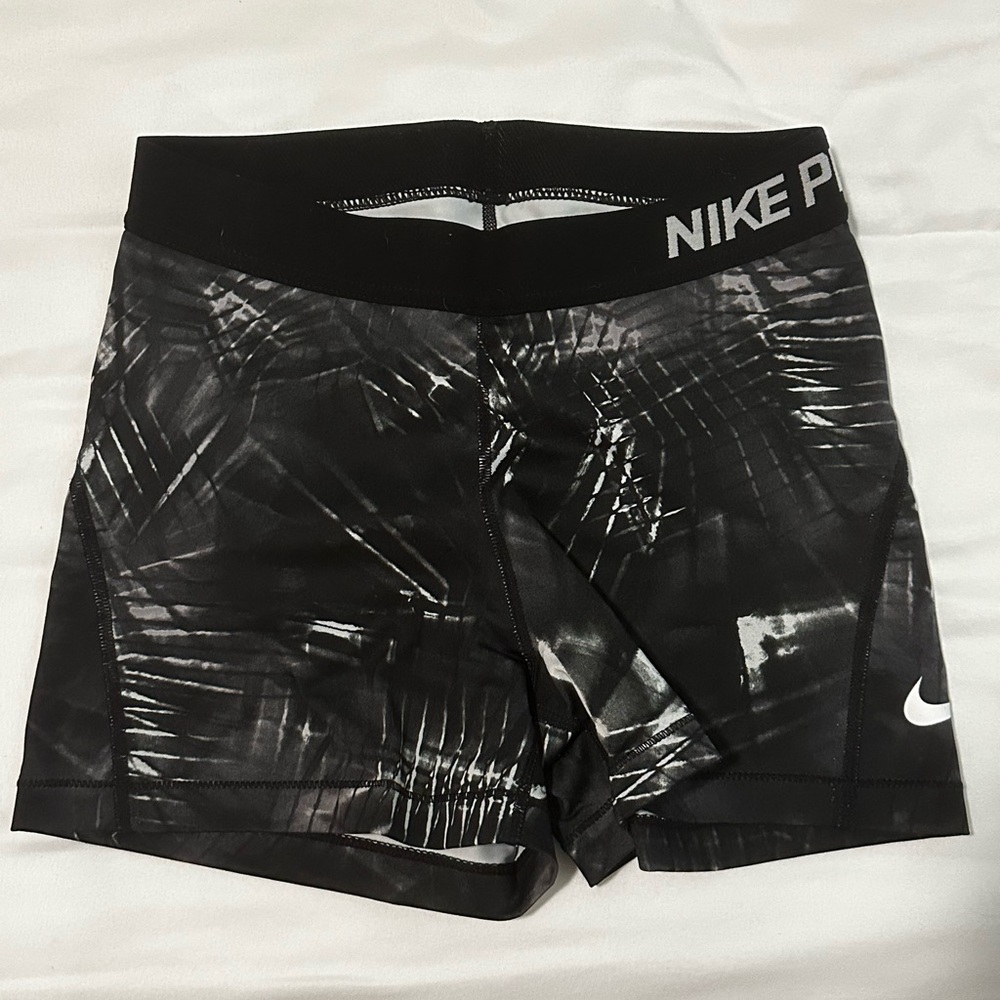 Nike short pro medium
